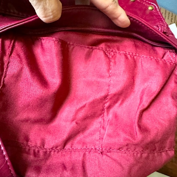 BUENO CROSSBODY MAROON BAG. - Picture 13 of 14